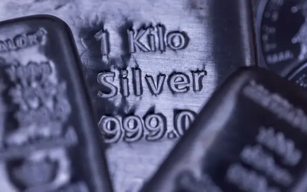 Sztabka 1 Kilo Silver 999.0. Zastanawiasz się, ile kosztuje kilogram srebra?